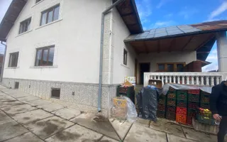 Vanzare casă spațioasă cu teren generos în Cândești Vale–jud Dambovita - Poză 20