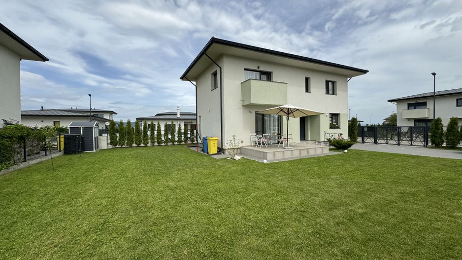 Vilă modernă de vânzare în Cristian | Construcție 2019 | Teren 500 mp - Poză 1