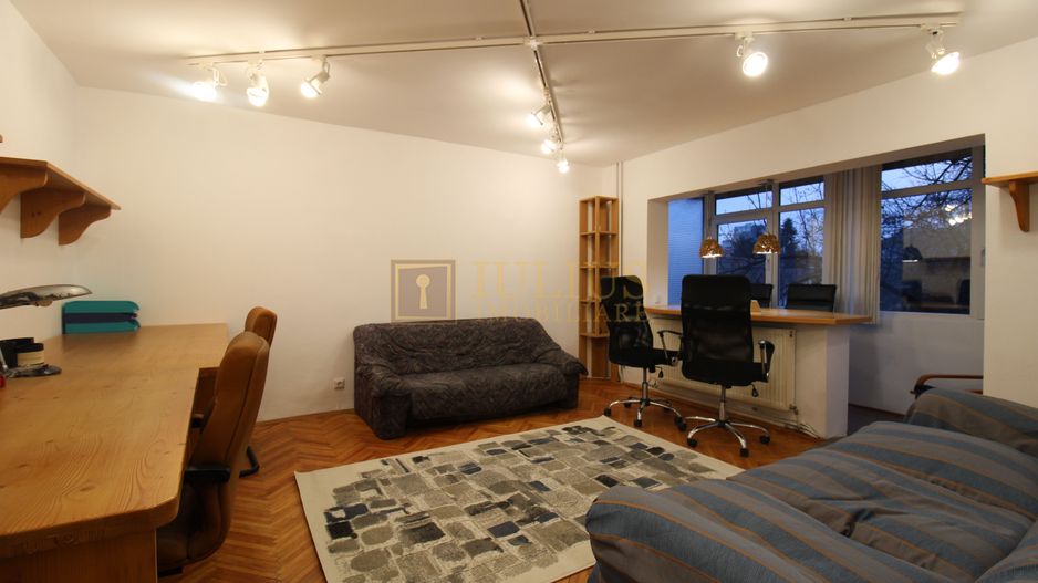 Decomandat, centrala pproprie, ideal pentru cei ce lucreaza de acasa. - Poză 2