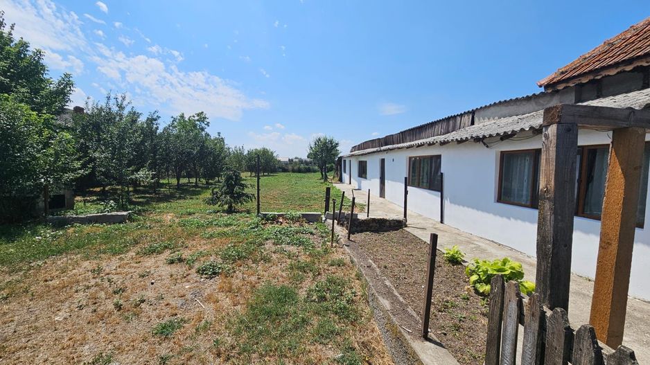 Casa si teren 3500 mp, Stefanesti - Golesti - Poză 13