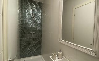 Apartament 3 camere, 2 bai premium mobilat lux , cu parcare inclusă - Poză 13
