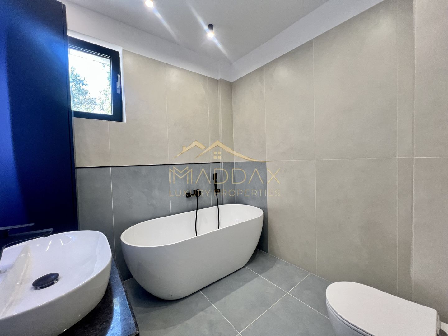 Vilă **6 camere  **451mp // Zona Iancu Nicolae - Poză 86