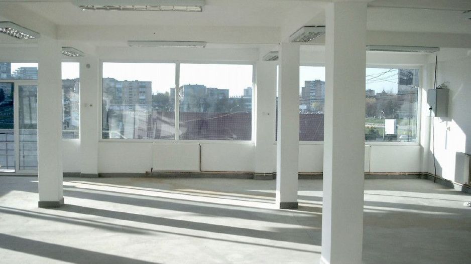 AZURA Imobiliare Pitesti - Spatiu Comercial Craiovei - Poză 2