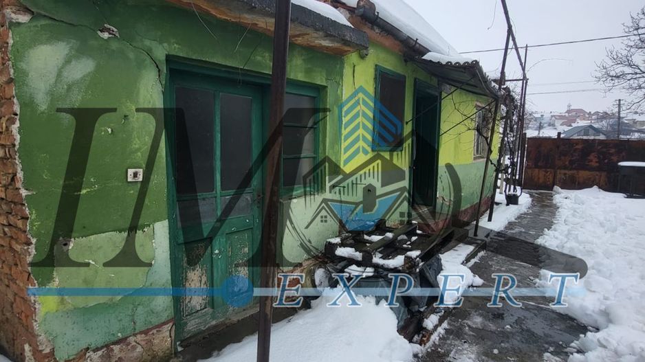 CASA TARANEASCA CU GRADINA DE VANZARE IN DAIA ROMANA - Poză 1