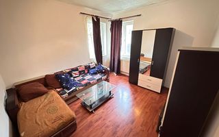 DE VANZARE GARSONIERĂ ÎN VILĂ | ULTRACENTRAL | CURTE | CENTRALĂ PROPRIE - Poză 1