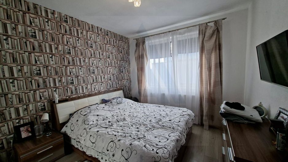 Apartament modern 3 camere 2 bai si 2 locuri de parcare in Selimbar - Poză 6