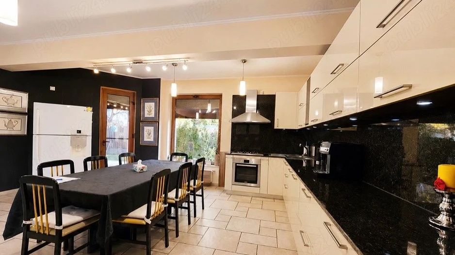 Vila Premium de Vanzare 241 mp I Sisesti - Poză 3