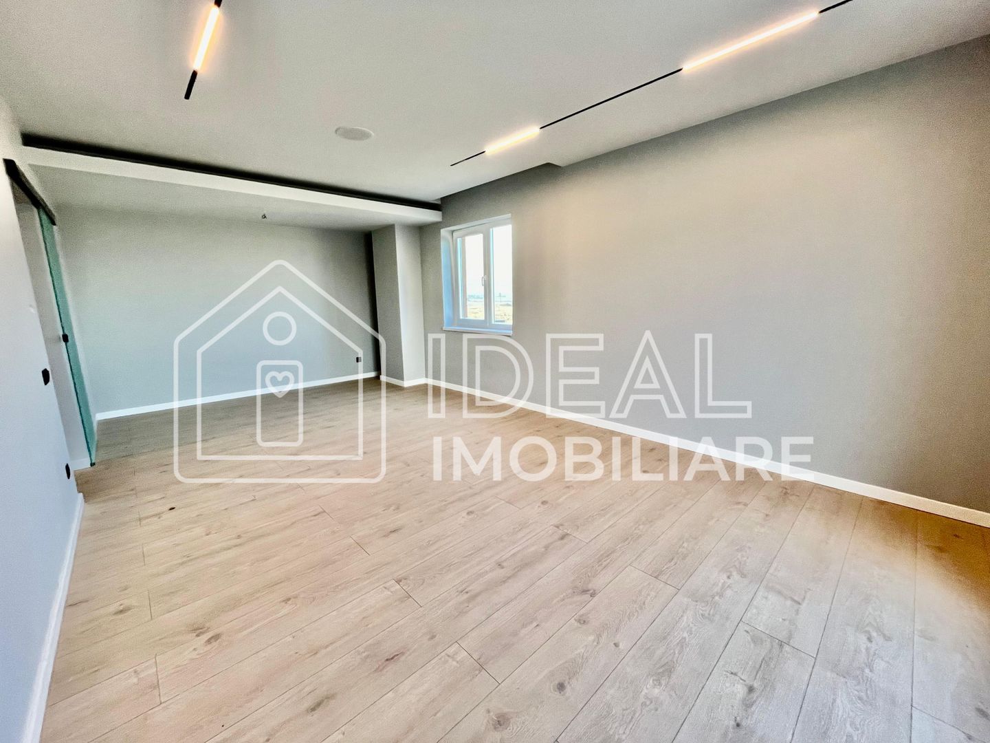 Penthouse cu 3 camere LA CHEIE, cu terase de 200mpu, zona Calea Surii Mici - Poză 6