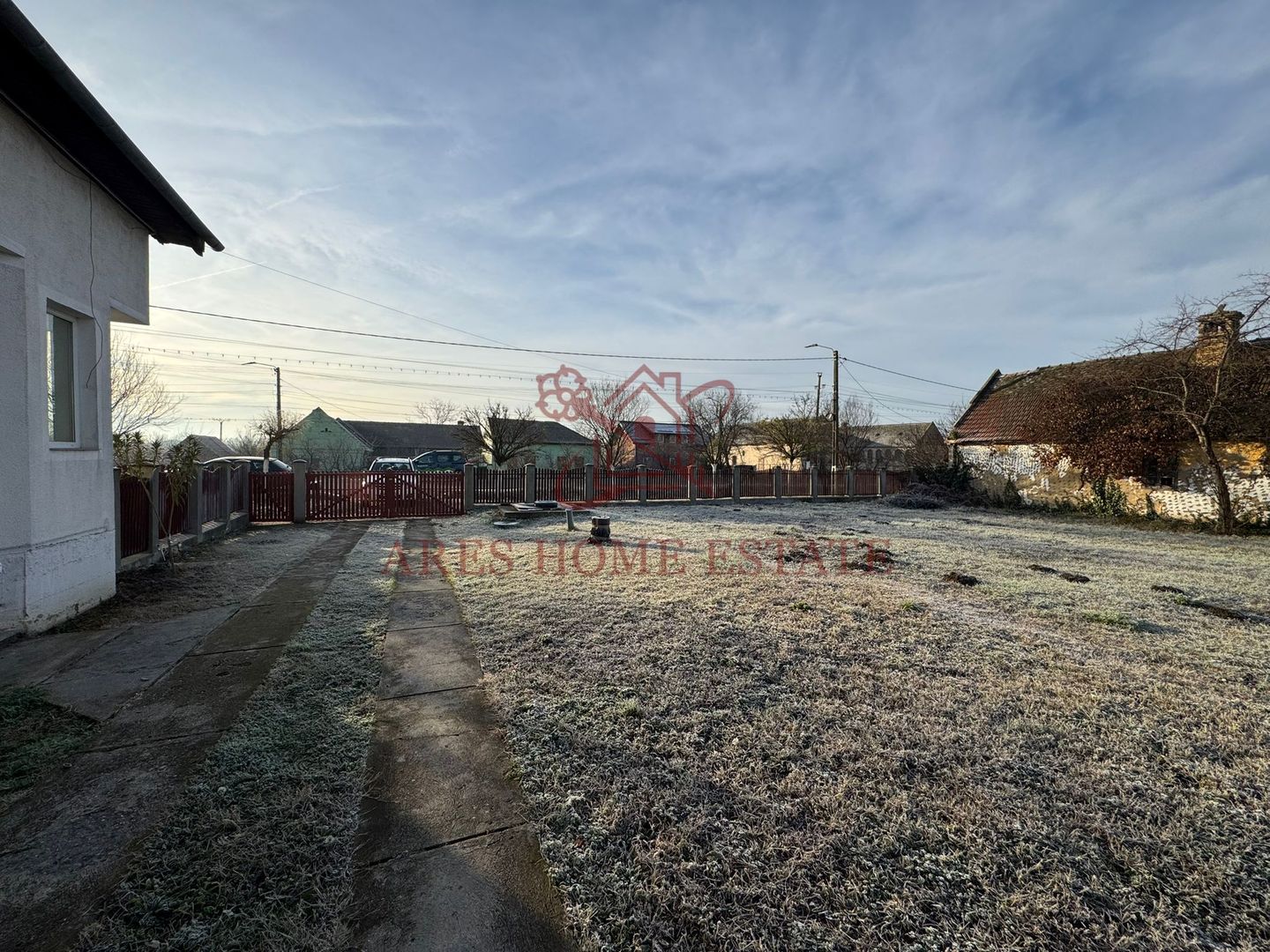 Casă 7 camere de vânzare/închiriere Izvin + anexă 90 mp- Comision 0 - Poză 4