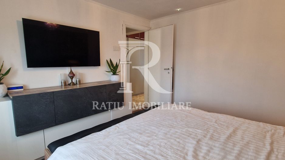 Apartament cu 3 camere | Ascensor | Rogerius | Oradea - Poză 8