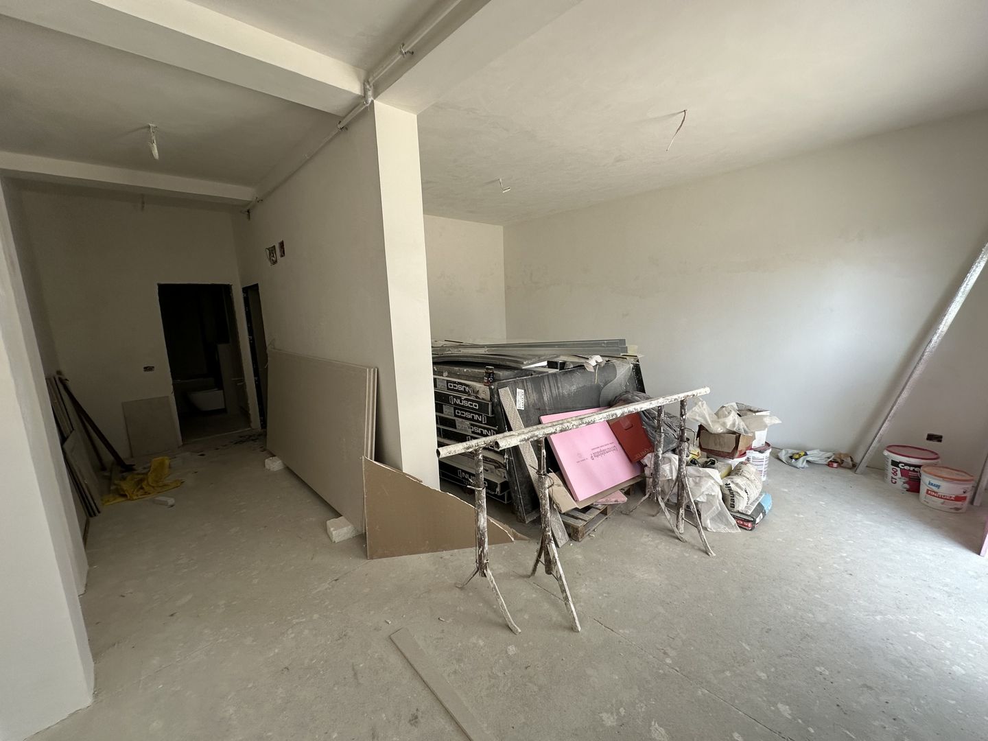 Apartment bloc nou cu curte de 34 mp - Poză 4