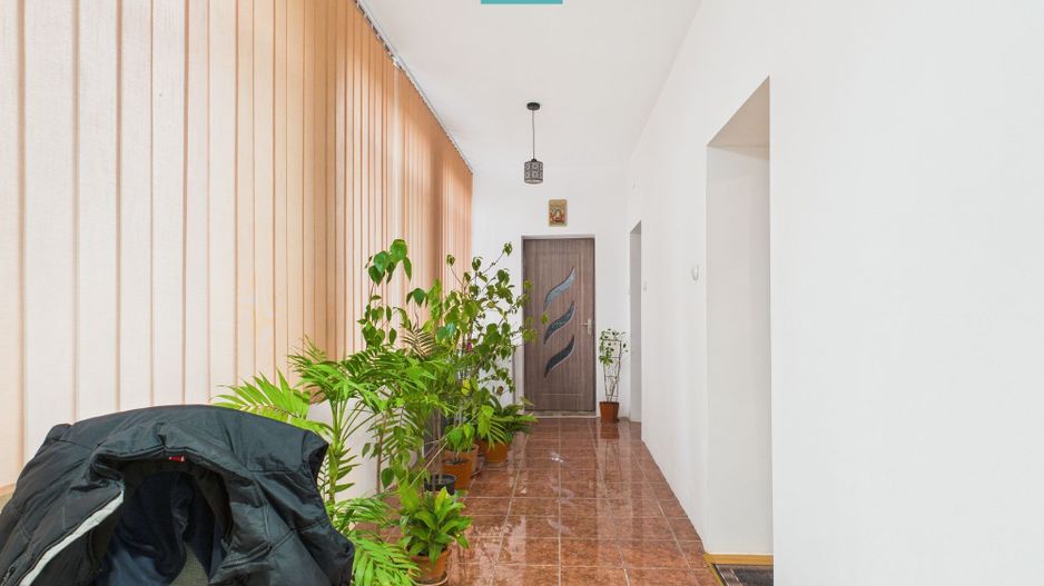 Casă cu 2 corpuri și 3 camere în Nădab - Poză 4