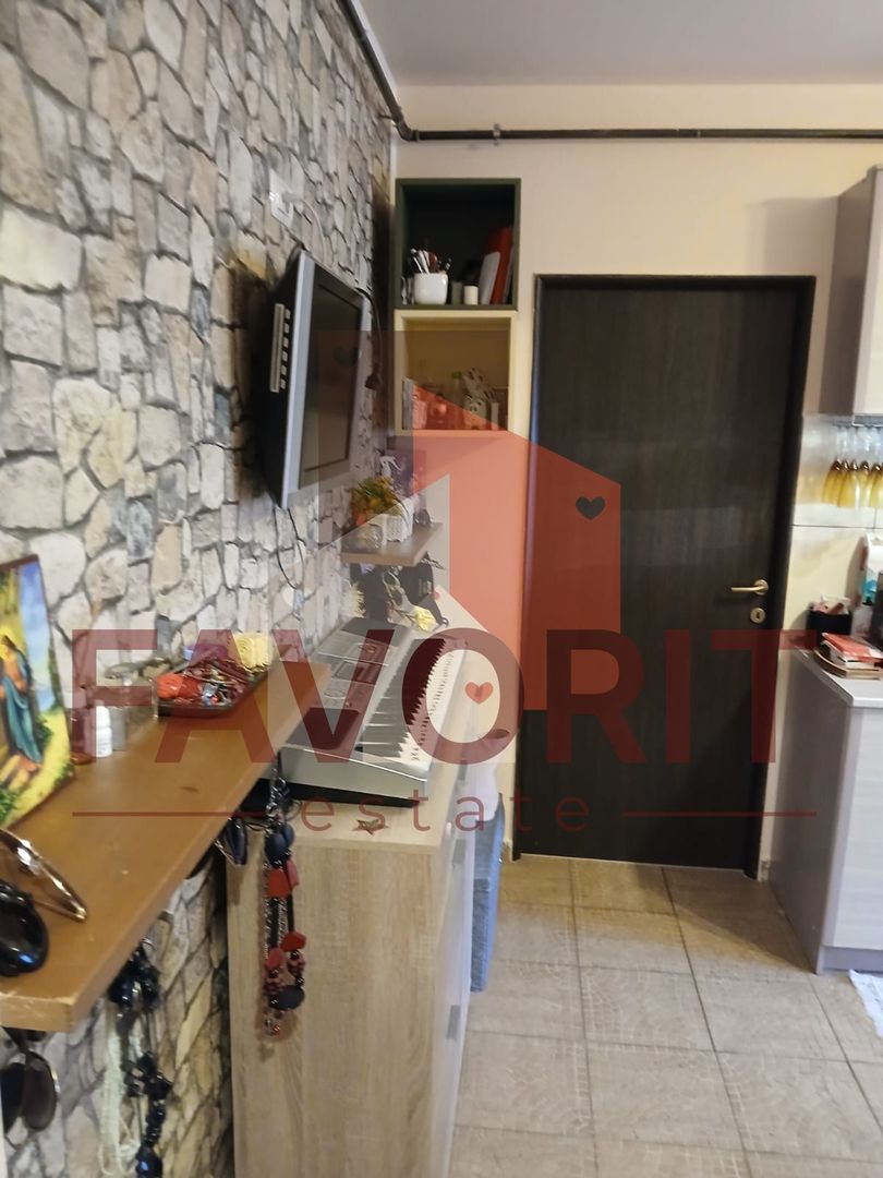 2 camere, semidecomandat | etaj 5 | centrala proprie | 2 balcoane | zona buna - Poză 5