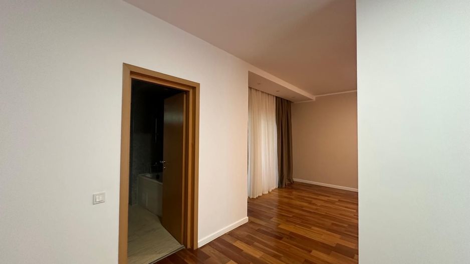 Vila 6 camere || Erou Iancu Nicolae || Garaj - Poză 8