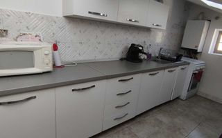 Apartament spațios la mansardă, 2 dormitoare și mult soare în Mănăștur - Poză 1
