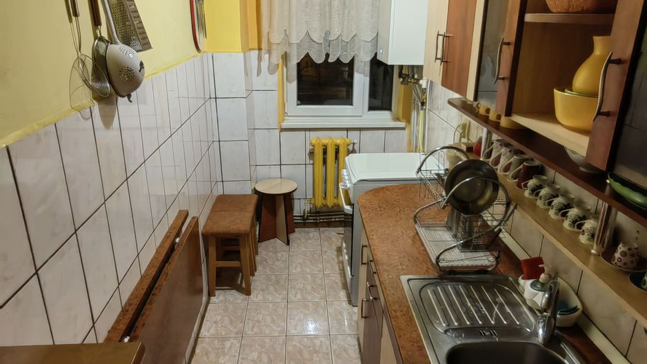 Apartament decomandat 2 camere cu balcon Lacramioarei - Poză 4