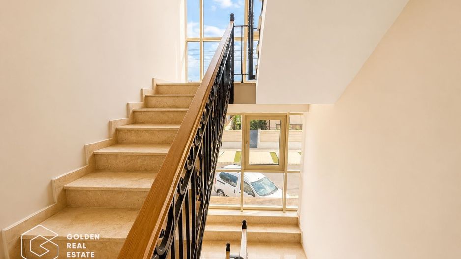 Apartament premium, zona Subcetate, 3 camere, 2 bai, loc parcare, sala, piscina - Poză 15
