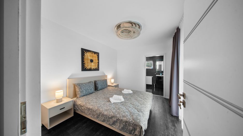 Vilă exclusivistă cu arhitectură și mobilier de designer I Livezeni - Poză 15
