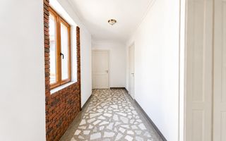 Casa cu istorie in Petrovaselo - Poză 8