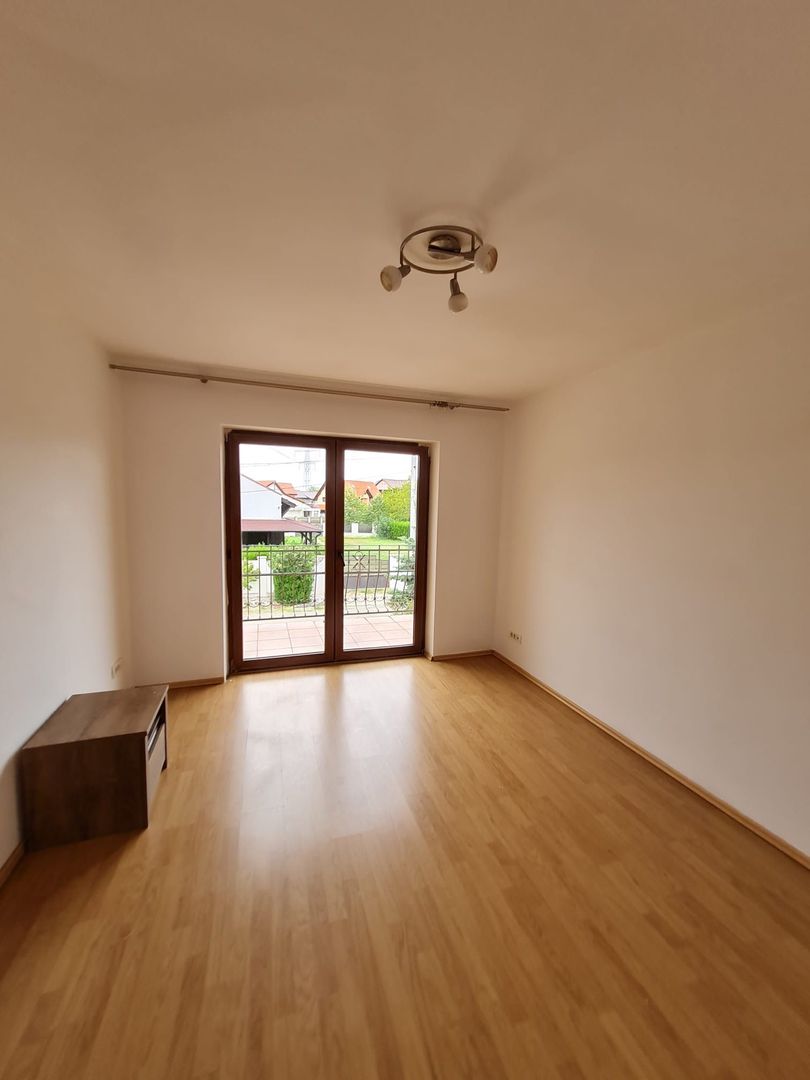 Super oferta!!!Vila spațioasă în Ghiroda! - Poză 9