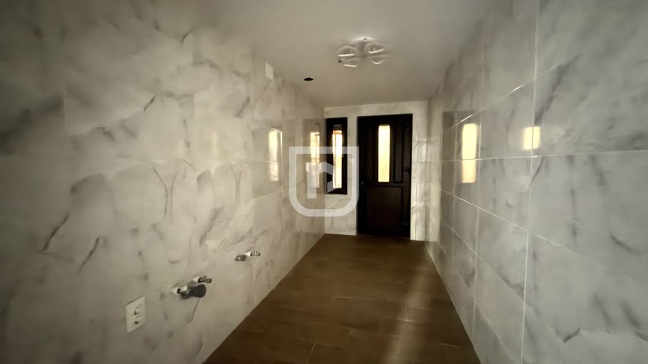 Casa renovata complet, Corlata Centru - Poză 3