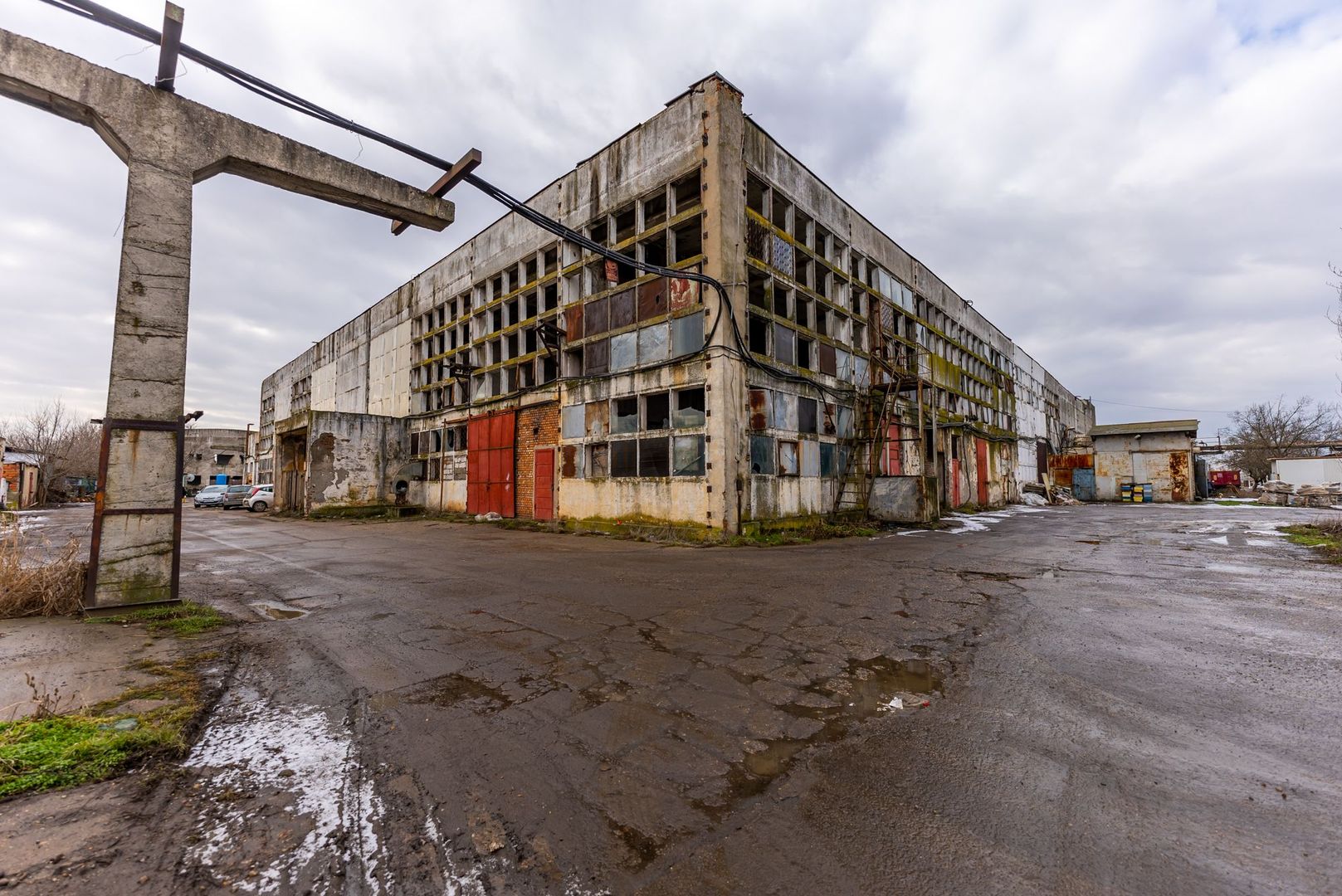 Hală pretabilă confecții metalice Vladimirescu - Poză 2