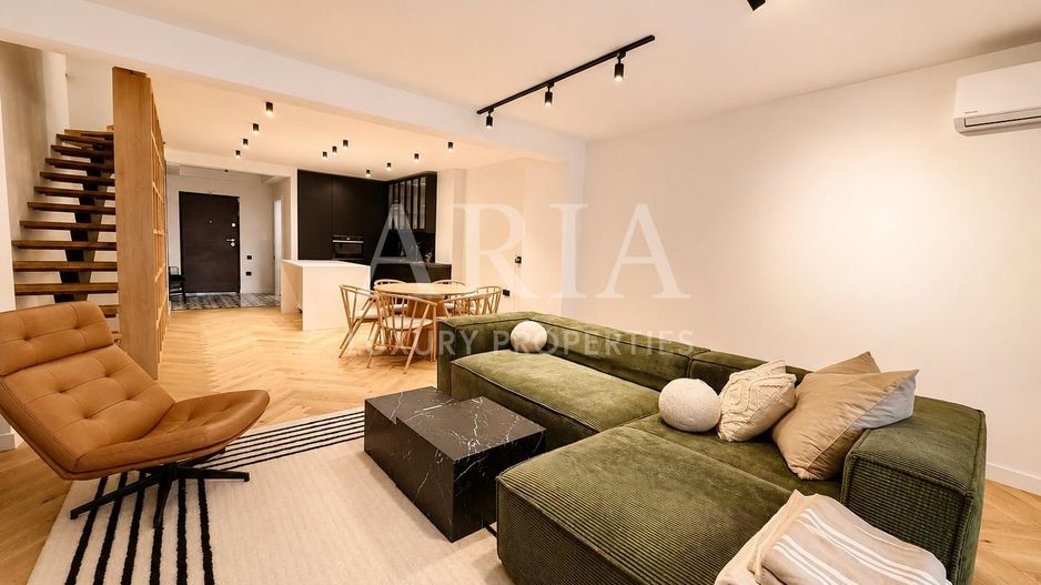 ELEGANT TOWNHOUSE | PRIVATE GARDEN | PANORAMIC TERRACES | - Poză 3