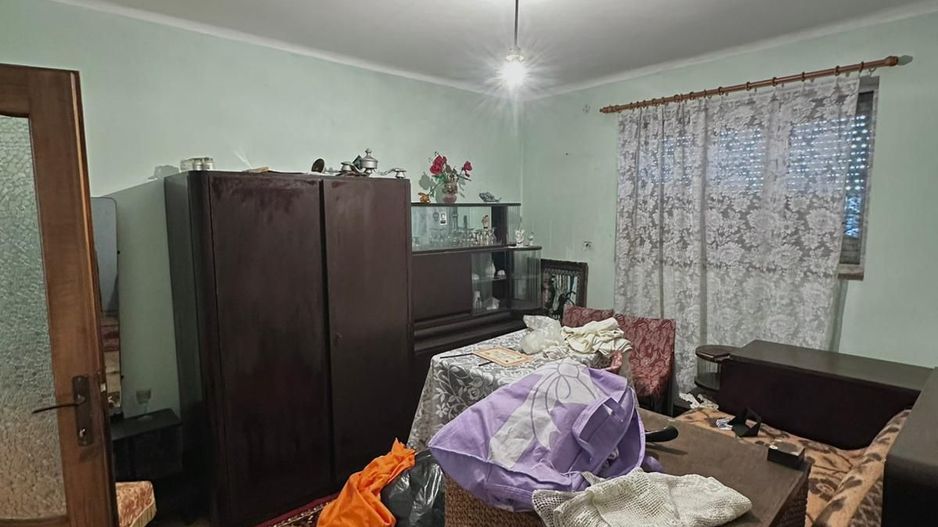 Casa cu teren de 331 mp Velenta - Poză 4