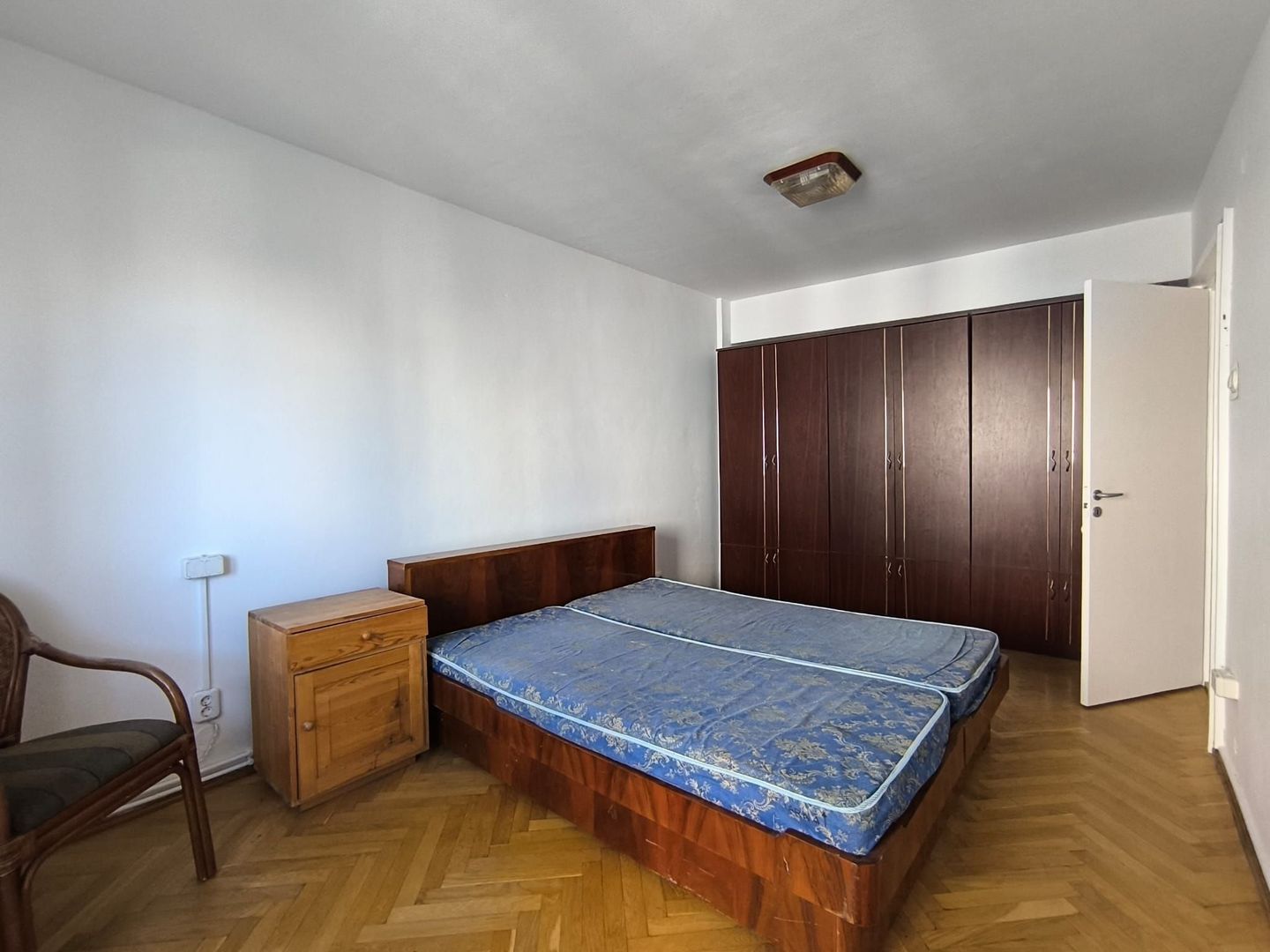 Inchiriere 4 camere Cipariu Centru - Poză 3