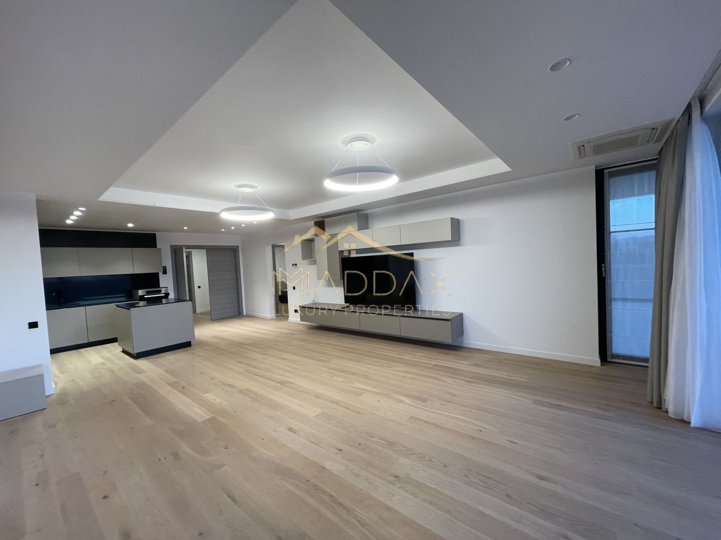 **APARTAMENT ELEGANT** FLOREASCA **CU VEDERE SPECTACULOASA CATRE LAC - Poză 33