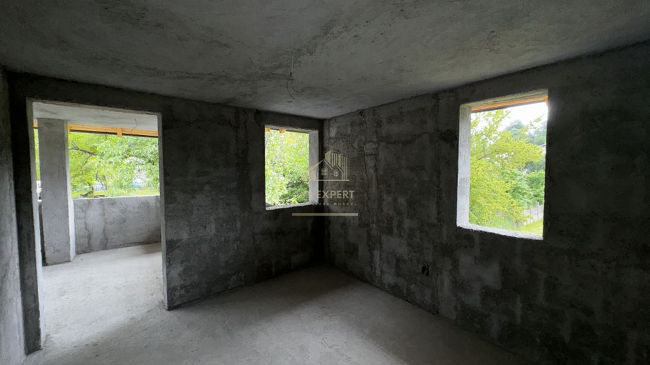 VILA 5 CAMERE, ZONA ULTRA CENTRALA, CAMPULUNG MUSCEL, TEREN 500 MP - Poză 6