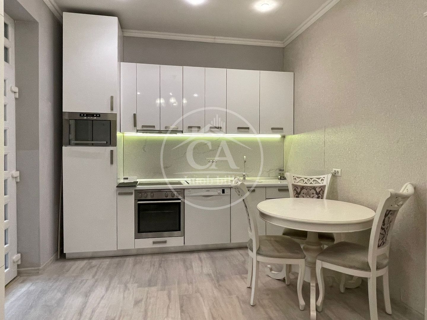 Apartament la casa, de inchiriat cu 3 camere Ultracentral, Oradea - Poză 5