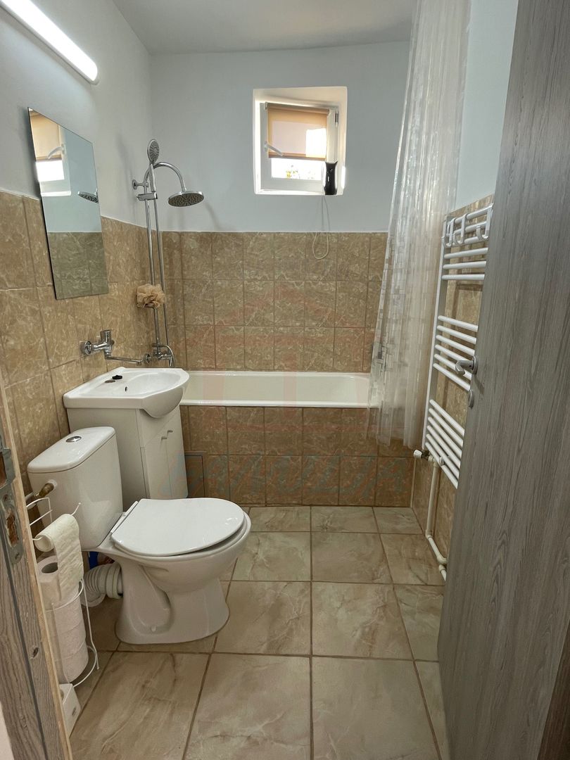 Vânzare apartament 2 camere, Micro 17, 47 mp, 56.000 EURO - Poză 3