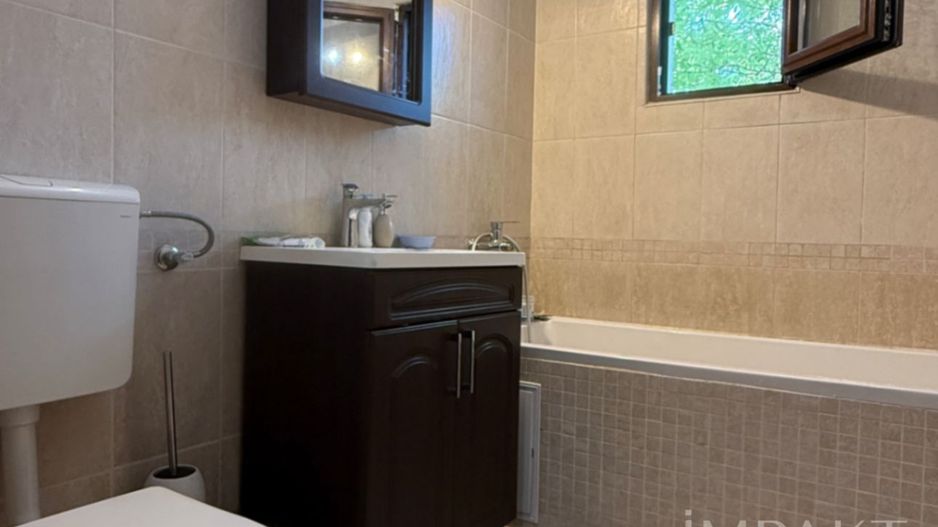 Apartament cu 2 camere decomandat etaj 1/4 Intre Lacuri - Poză 10
