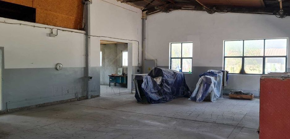 Hala + Teren de Vânzare în Onești - Poză 4
