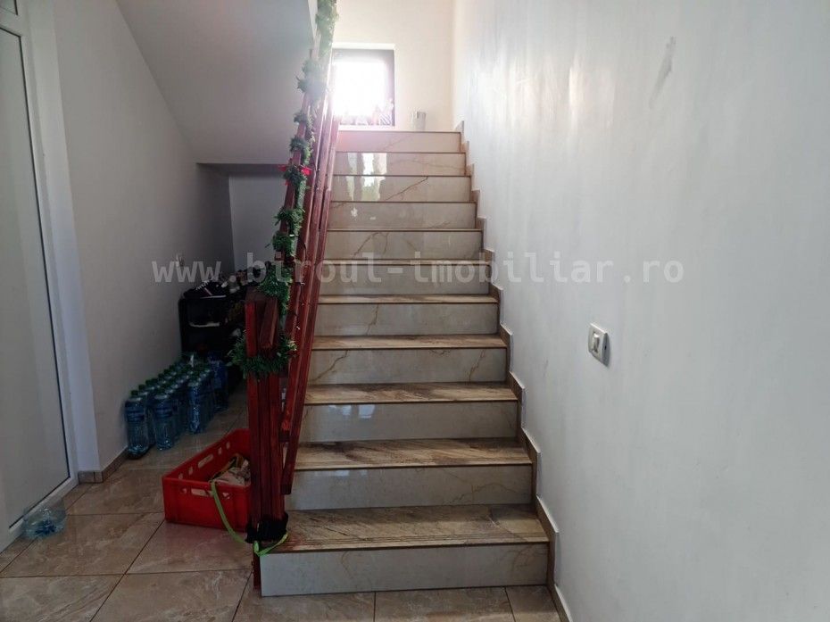 Vânzare Vilă P+1+Pod în Zonă Liniștită din Cumpana - Poză 7