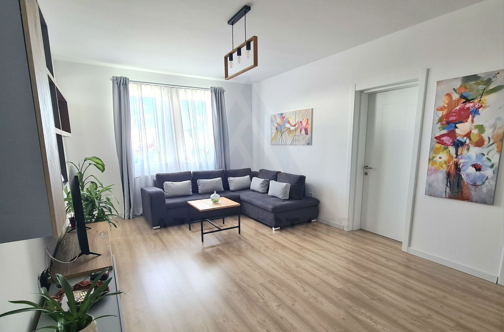 Apartament modern 57 mp utili 2 balcoane loc de parcare zona Lazaret - Poză 2