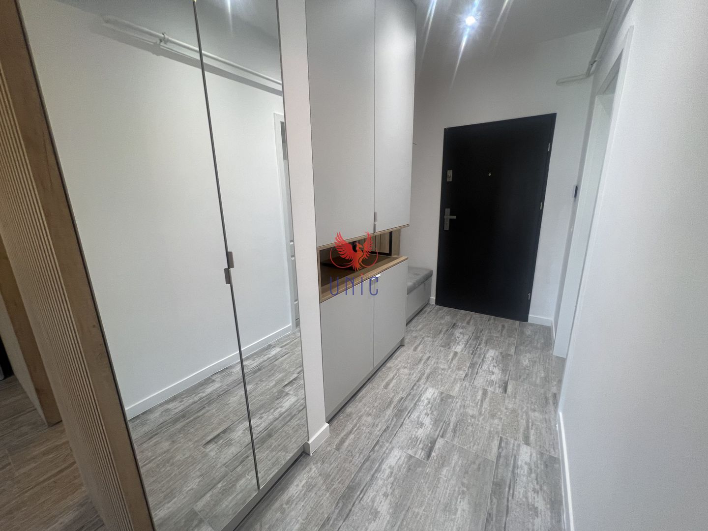 Garsoniera transformata in 2 Camere LUX Zona Stadionului Ion Oblemenco - Poză 2