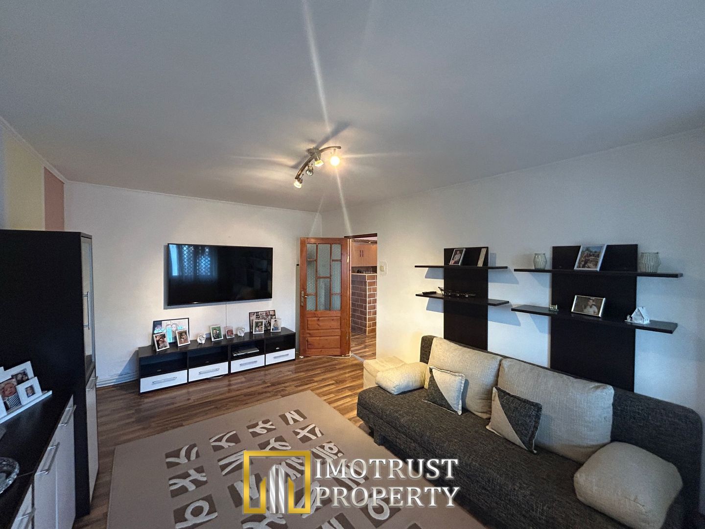 De vanzare apartament 3 camere/ Aradul Nou - Poză 8