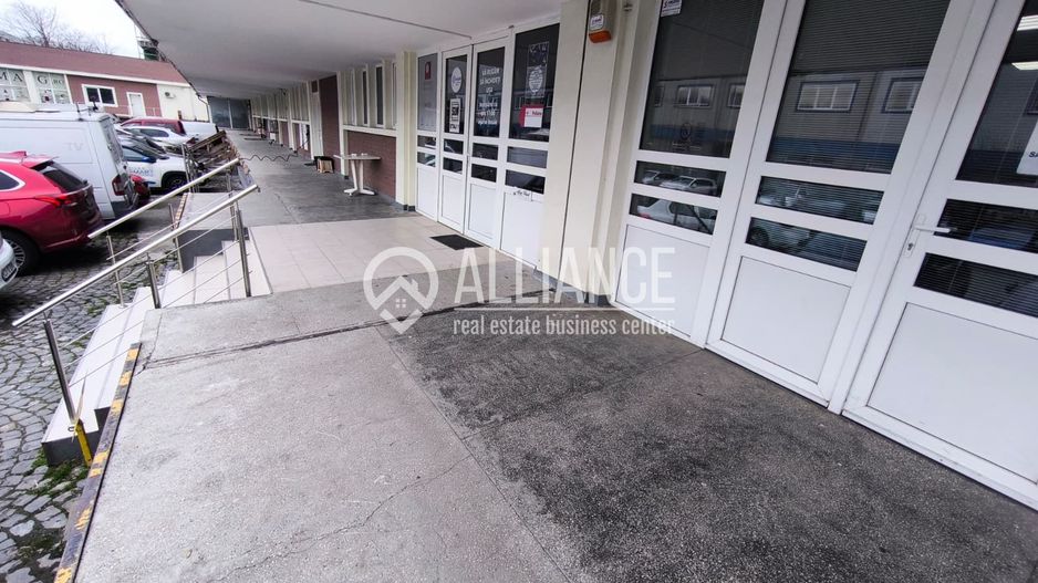 FALEZA NORD cladire multifunctionala 4600 mp cu acces din Bdul Mamaia! - Poză 15