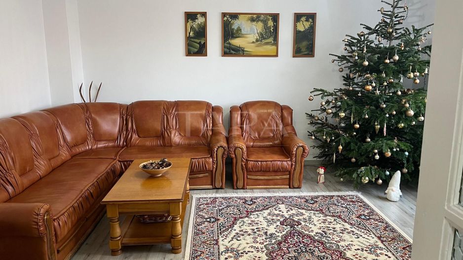 Vanzare casă cu 6 camere,  zona Someseni, central. Ideal familie. - Poză 1