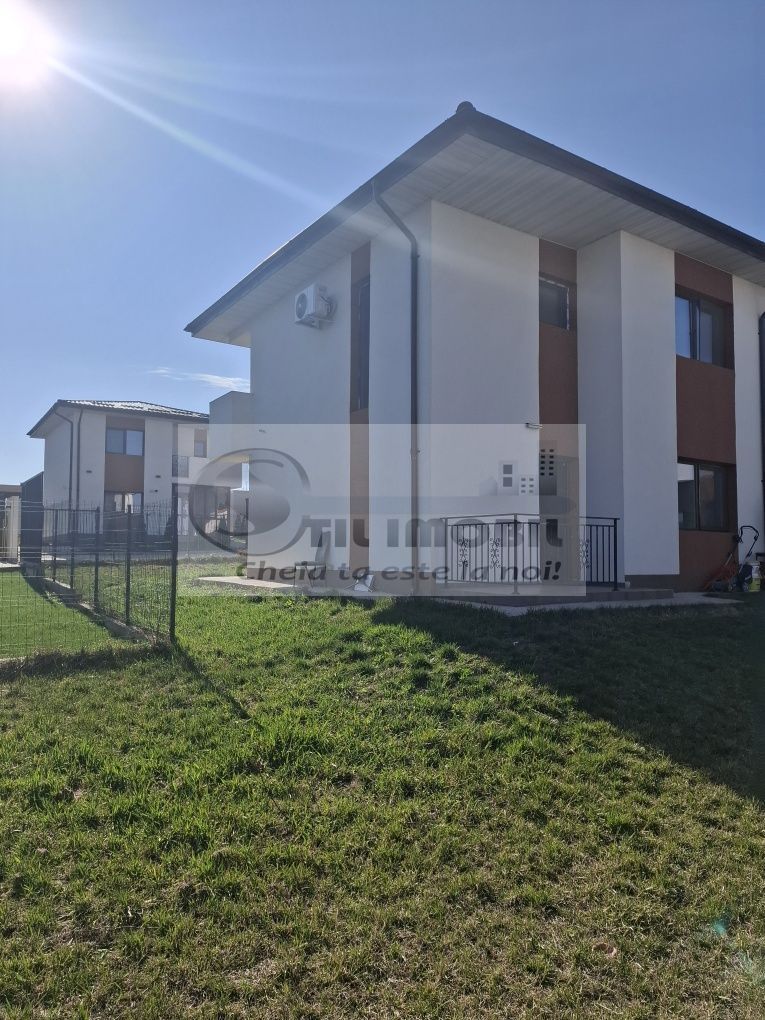 Casa/Vila de închiriat- 750 euro - Poză 1