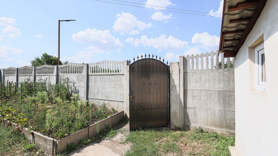 Rezervat Casă renovată cu 3 camere din cărămidă în Gradiste - Poză 3