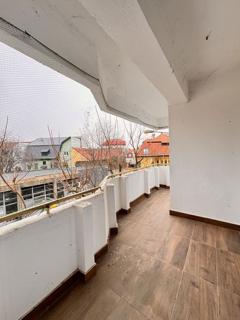 Apartament 3 camere, zonă centrală Oradea - Poză 7