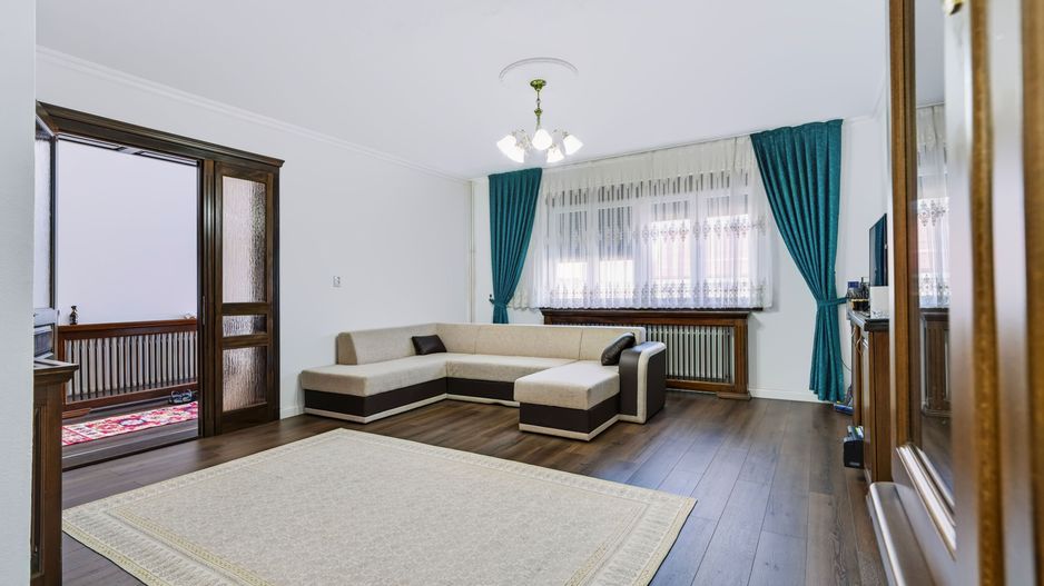 Proprietate Premium cu Teren Generos în Ioșia - Poză 4