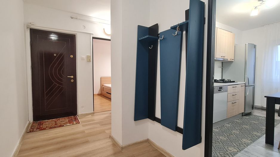 Apartament decomandat 2 camere cartier Tractorul mobilat utilat - Poză 4