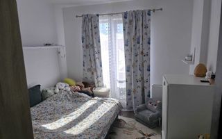 Vă oferim spre vânzare un apartament cu 3 camere în Florești. - Poză 1