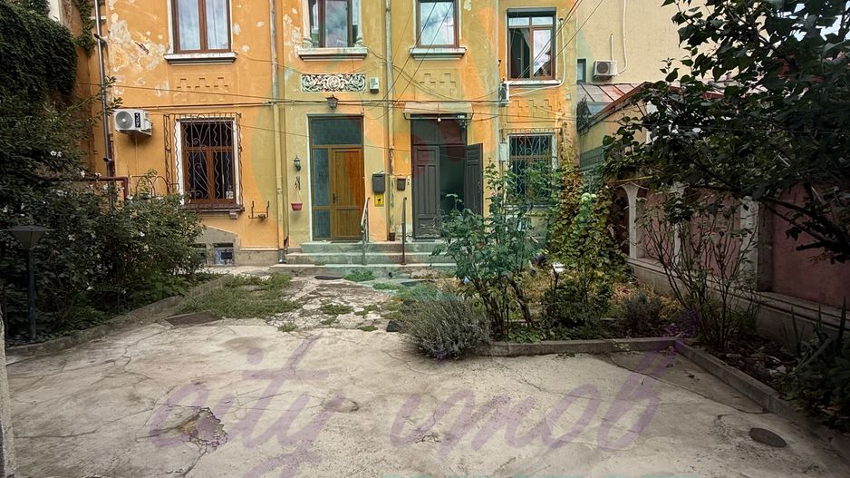 Apartament cochet vila edificata in perioada interbelica - Poză 16