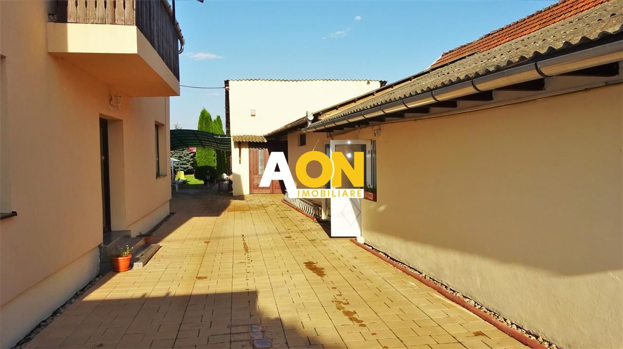 Casa cu 1064 mp teren, ideala pentru pensiune - Poză 4