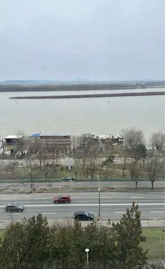 Apartament 3 Camere | Panorama Superbă la Dunăre - Poză 1